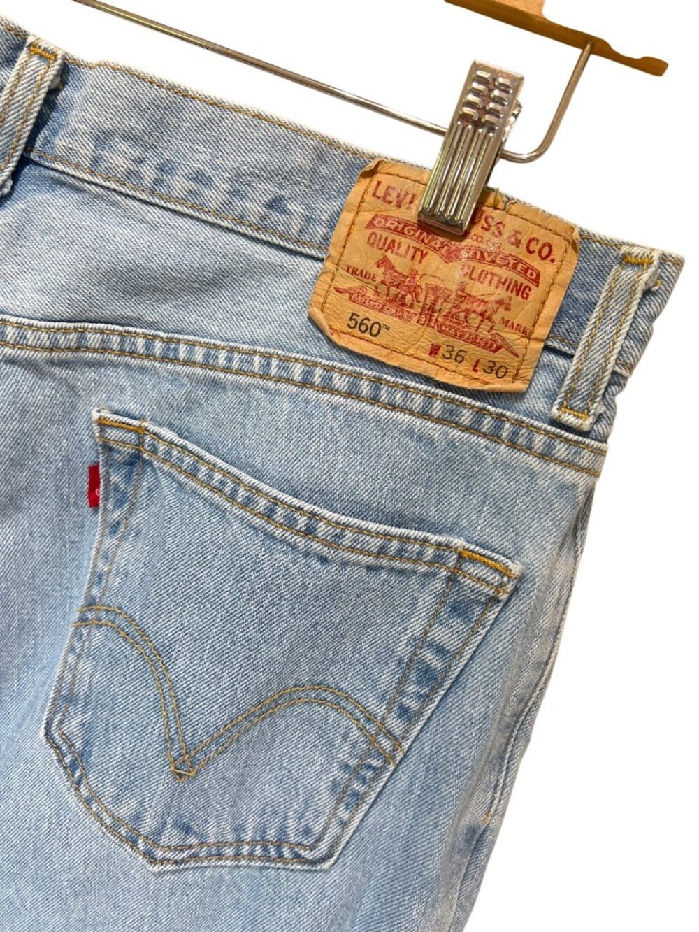 Levis 560 Comfort Fit Light Wash Jeans 36x30 Relaxed Tapered Leg Vintage Y2K Den